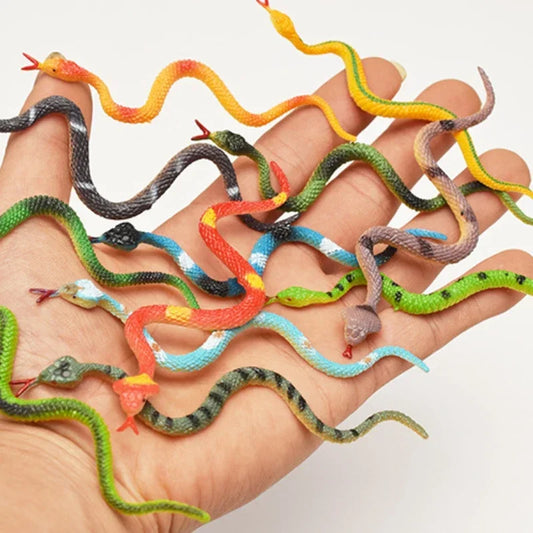 12Pcs High Simulation Toy Plastic Snake Model Funny Scary Snake Kids Gag Prank Funny Favor Toys Halloween Prank Prop for Decors