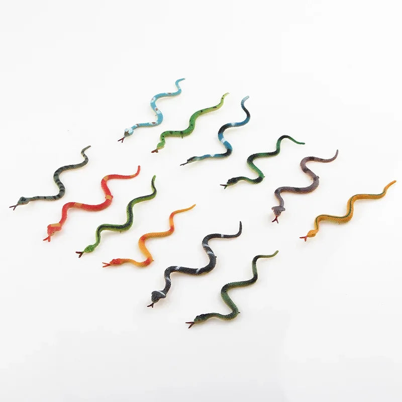 12Pcs High Simulation Toy Plastic Snake Model Funny Scary Snake Kids Gag Prank Funny Favor Toys Halloween Prank Prop for Decors