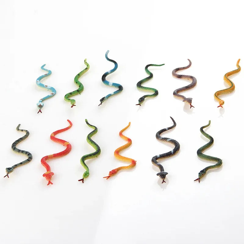 12Pcs High Simulation Toy Plastic Snake Model Funny Scary Snake Kids Gag Prank Funny Favor Toys Halloween Prank Prop for Decors