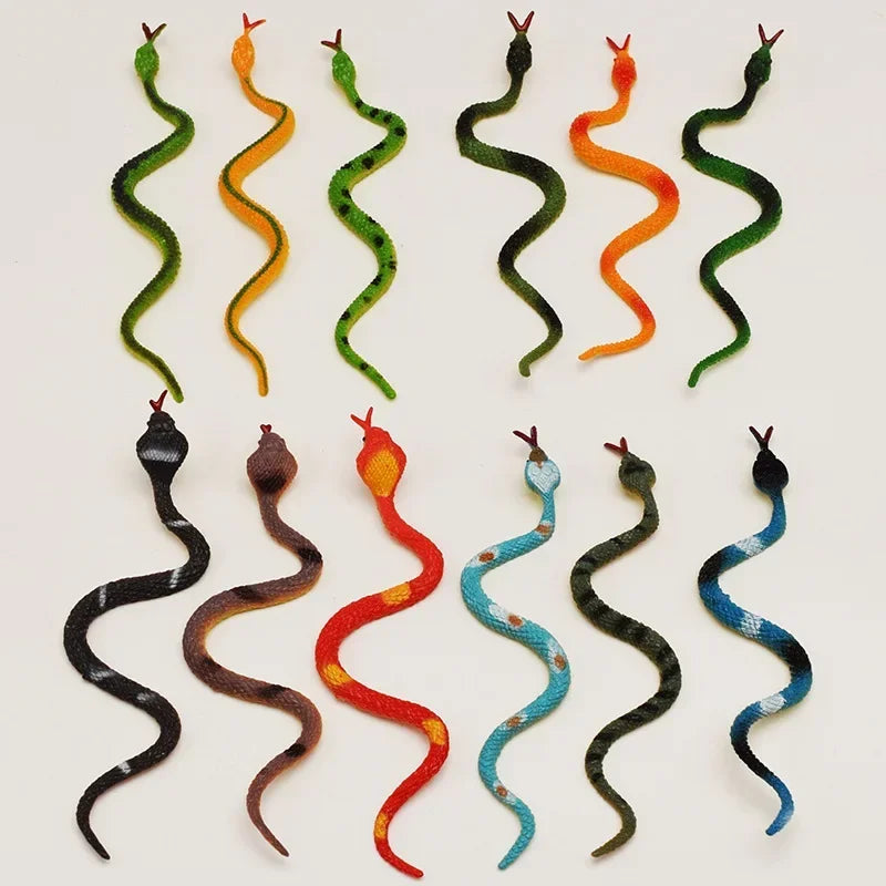 12Pcs High Simulation Toy Plastic Snake Model Funny Scary Snake Kids Gag Prank Funny Favor Toys Halloween Prank Prop for Decors